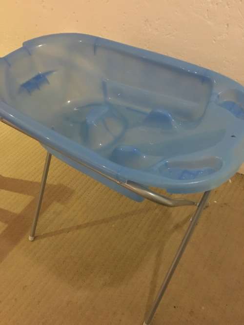 MARCH SALE - 75% Off Gorgeous large baby bath tub with free Stand included