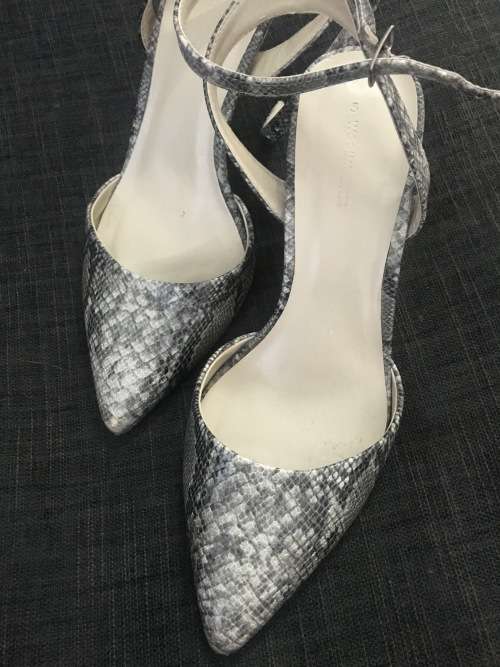 *** CRAZY SALE - 1 WEEK ONLY - GET THESE SEXY STUNNING WOOLWORTHS HEELS***SAVE R500.00