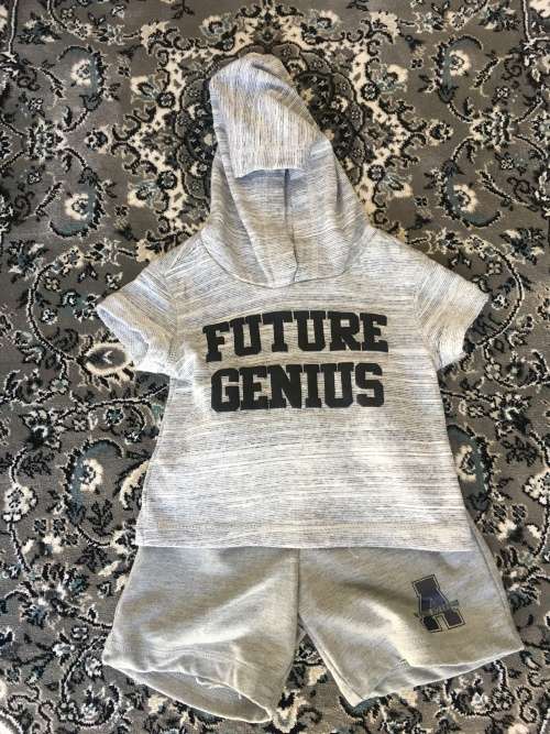 ***Stunning Hoodie with matching shorts***