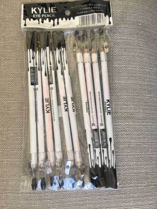 ***50% Off Sale - Super Cute Eyeliner ***