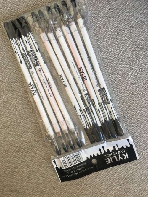 ***50% Off Sale - Super Cute Eyeliner ***