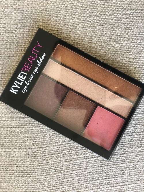 ***50% Off Super Sale - Super Cute Eyeshadow ***