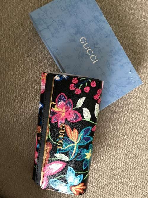 ***BLACK FRIDAY SALE : ORIGINAL LEATHER GUCCI WALLET***