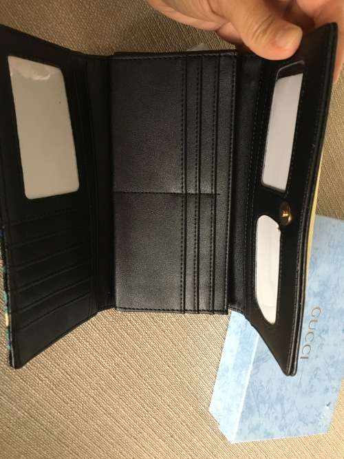 ***BLACK FRIDAY SALE : ORIGINAL LEATHER GUCCI WALLET***