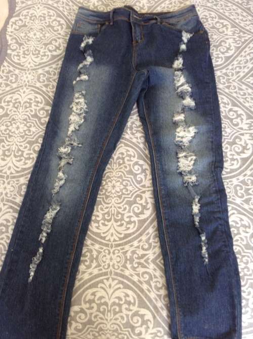 Specials : 80% off Stunning ripped effect Jeans (like brand new)
