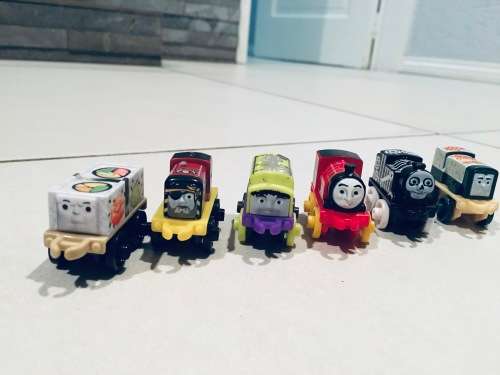 Reduced to Clear - mini Thomas 6 piece Train set