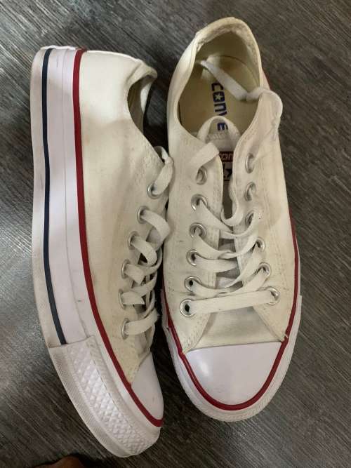 **Valentines Day Specials : gorgeous Converse Takkies** Free shipping on orders of R400 or more