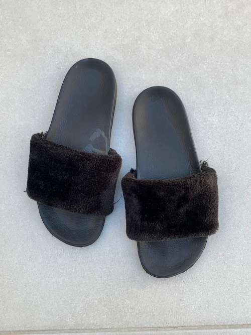 **Stunning soft touch furry slippers**