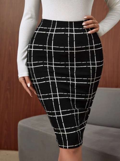 **Warehouse Clearance Sale : Stunning Winter Plaid pencil skirt**