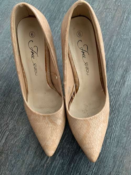 **Spring Stock Unpacked : Free to B U : High heels**