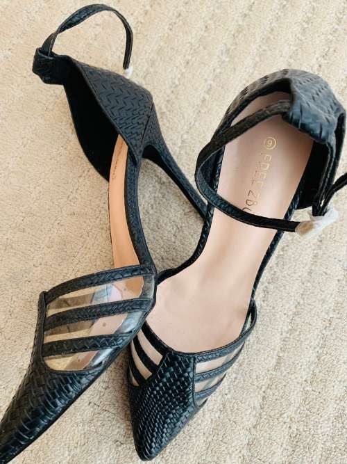 **Gifts under R100 Mothers Day Specials : Stunning Black leather Heels**