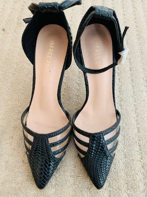 **Gifts under R100 Mothers Day Specials : Stunning Black leather Heels**