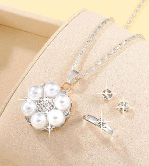 **Month End Specials: Take 80% off this gorgeous Boujee necklace**