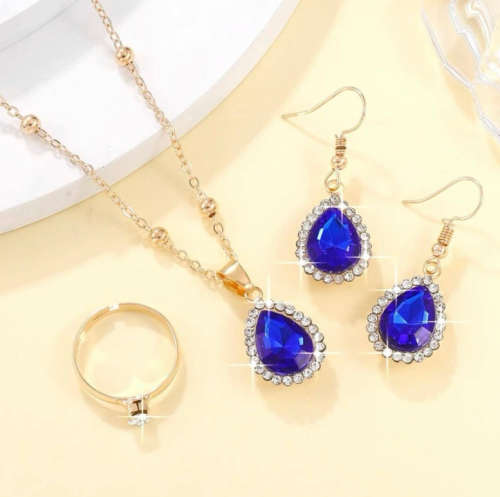 **Month End specials: Take 80% off this gorgeous Boujee necklace**