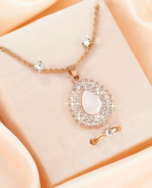 **Winter specials: Take 80% off this gorgeous Boujee necklace**