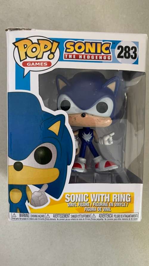 **Gorgeous Sonic Figurine**