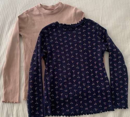 **Warehouse Clearance: 80% off 2 in a pack Woolworths tops**