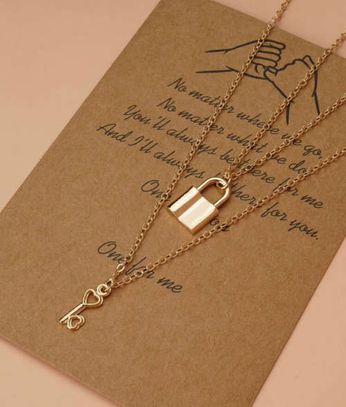 **Gorgeous 2 piece Lock and Key Chain and Pendant set **