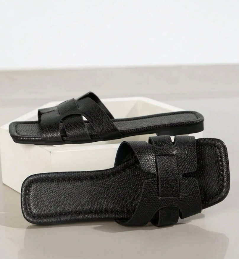 **Black November Clearance : 70% off Stunning leather Sandals**