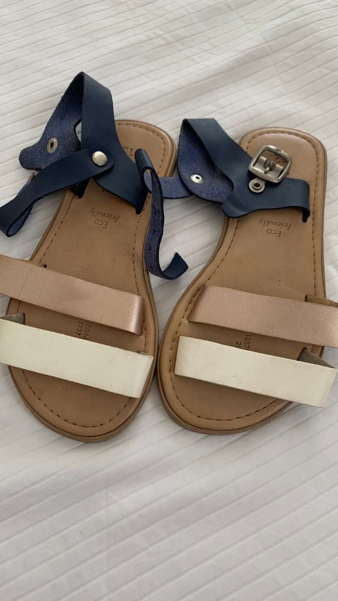 **Woolworths Warehouse Clearance: 80% off leather, Super Soft and comfy  sandals**