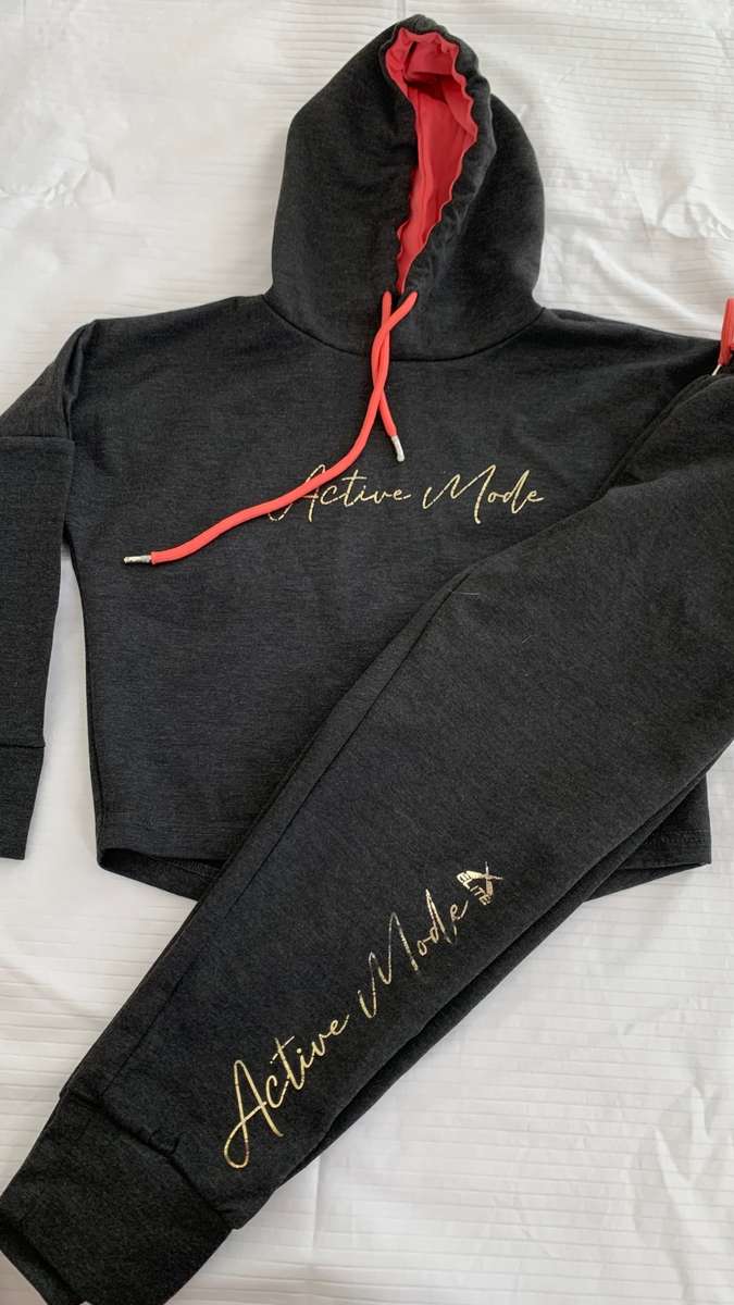 **Warehouse Clearance : 80% off 2 piece sets**