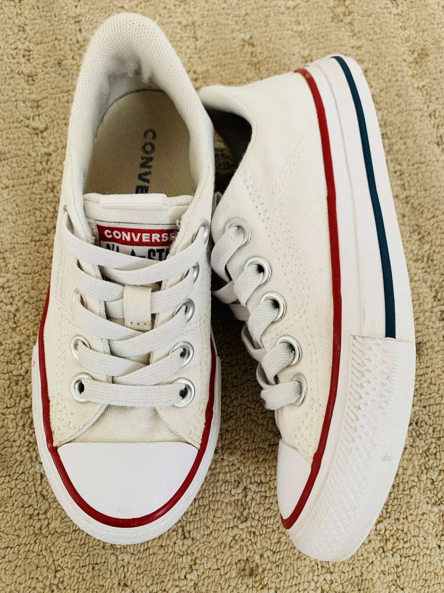 **On Promotion : Converse slip on Takkie in excellent condition**