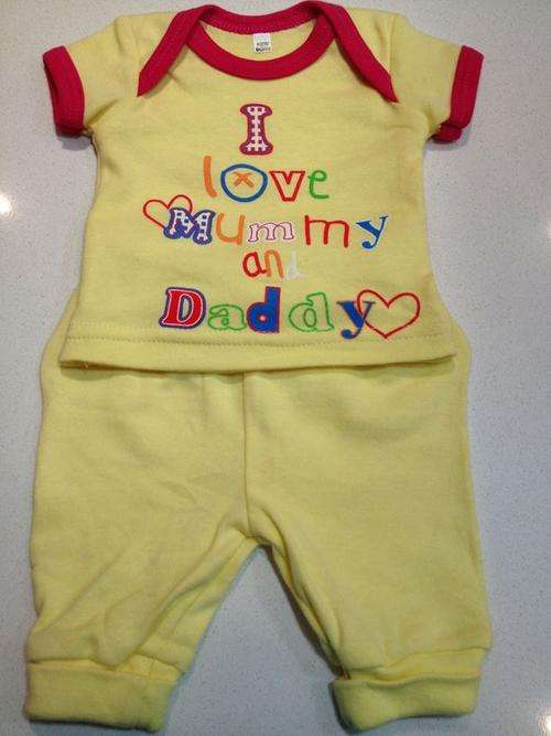 Short Sleeve yellow top & pants set " love Mommy & Daddy" - Girls