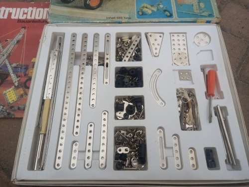 Meccano like metal construction set