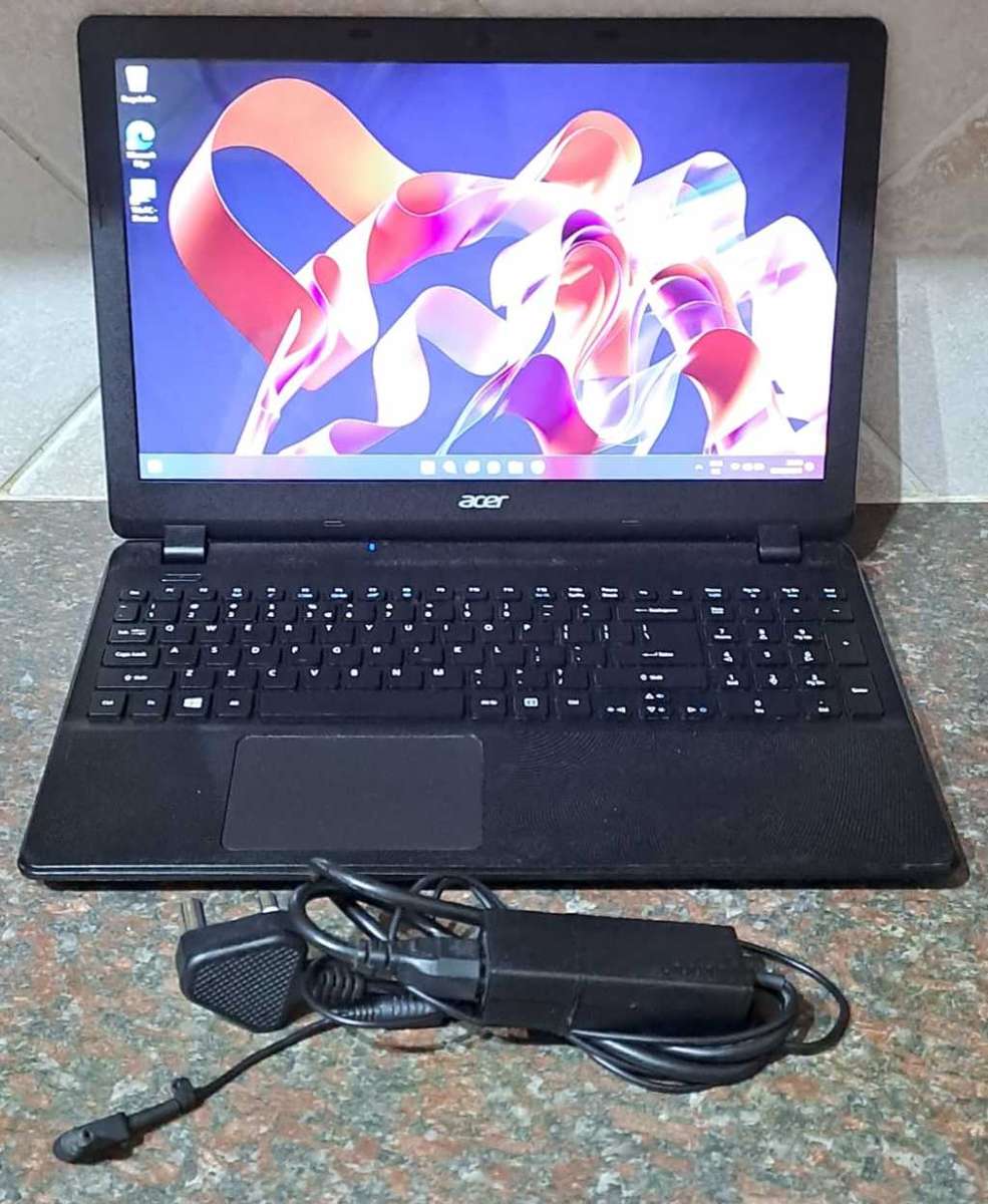 Acer es1-512 Laptop (Refurbished)