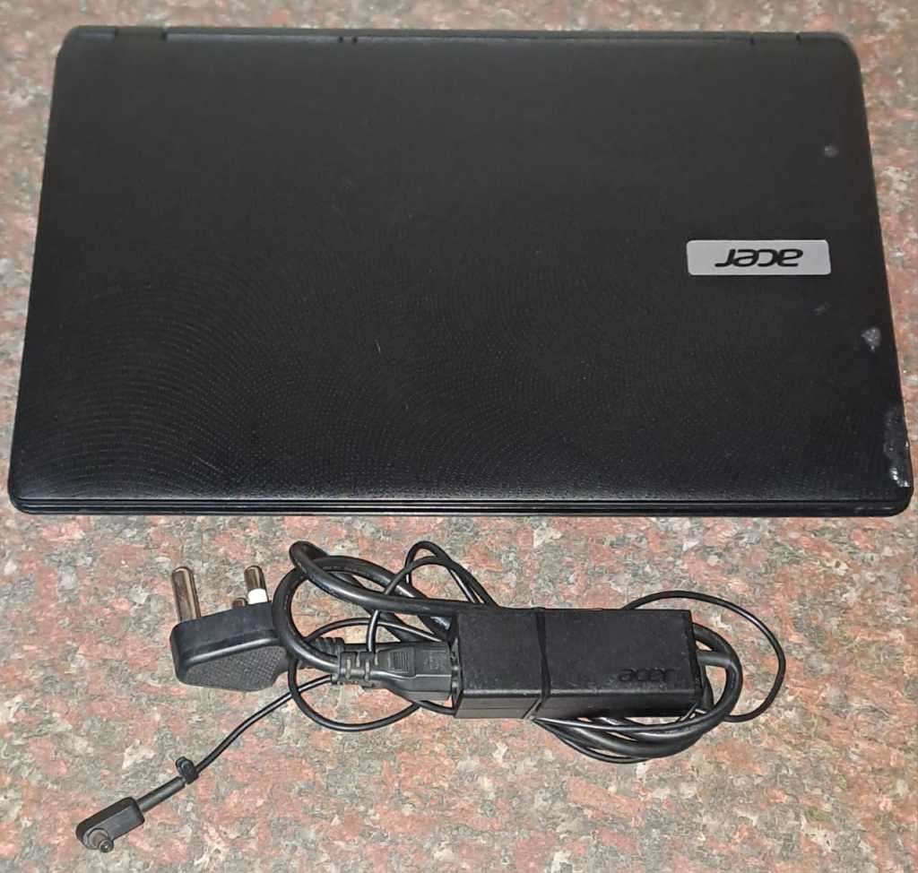 Acer es1-512 Laptop (Refurbished)