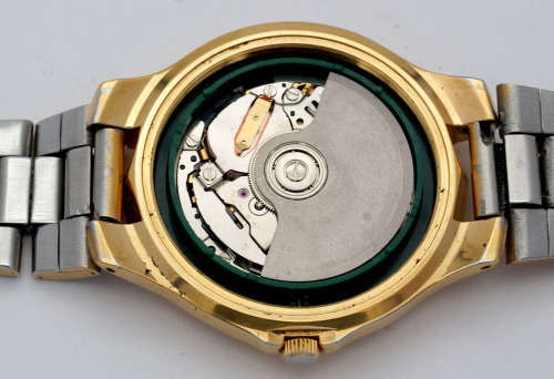 Seiko Kinetic Auto Relay 100m water resistant. (Make an Offer)