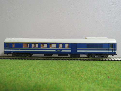 Lima blue train coach