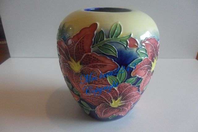 Stunning Old Tupton Ware Vase ~ R1 START