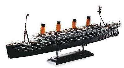 1/700 "R.M.S Titanic with L.E.D Light Set