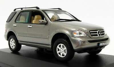 Mercedes ML 500 - Metallic Grey