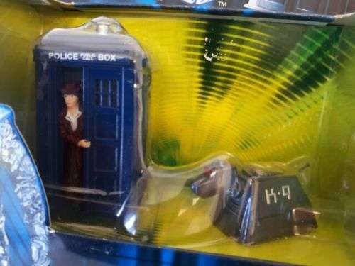 DOCTOR WHO  Tardis & K9 MODEL 40th Anniversary 1963-2003