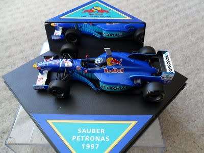 Sauber Petronas C16. Nicola Larini