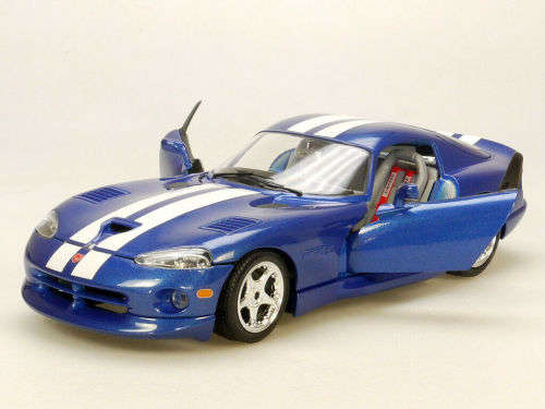 Bburago 3030 Dodge Viper GTS Coupe MIB