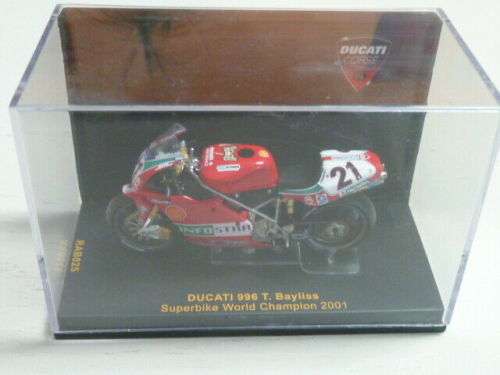 Ducati 996 #21 T.Bayliss Superbike World Champion 2001