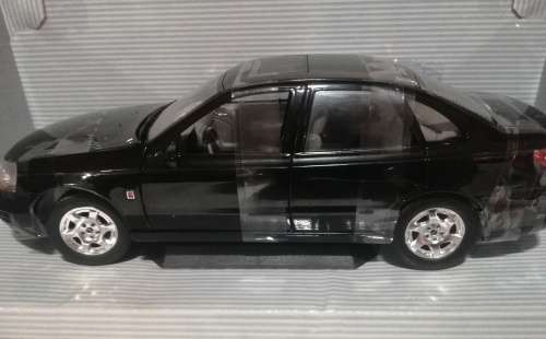Saturn L300 Sport Sedan (BLACK)