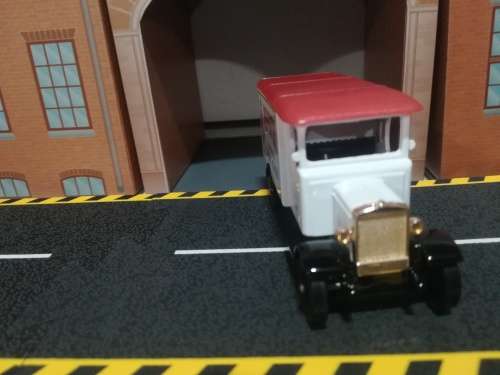 Beefeater Gin 1931 Morris Van