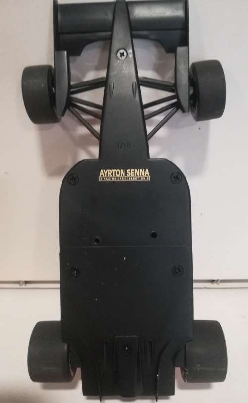 Ayrton Senna Mclaren 4/6 F1 Champion