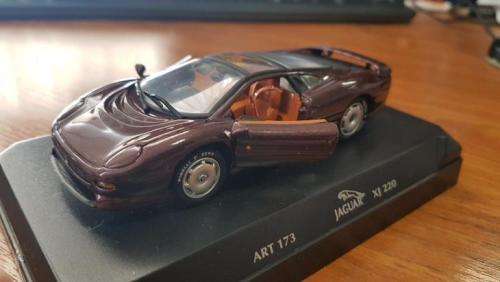 Jaguar XJ220 Brown Body