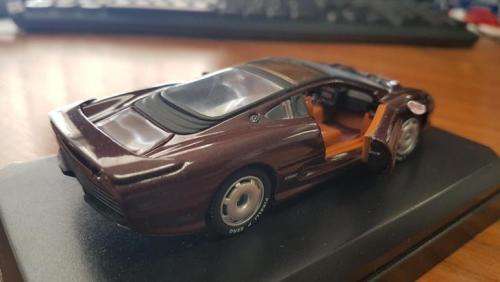 Jaguar XJ220 Brown Body