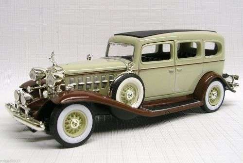 CADILLAC FLEETWOOD SEDAN TAN/BROWN 1932