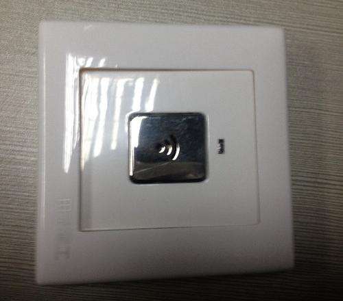 <SPECIAL> New Energy Saving Auto Switch Activated by Light and Sound..!