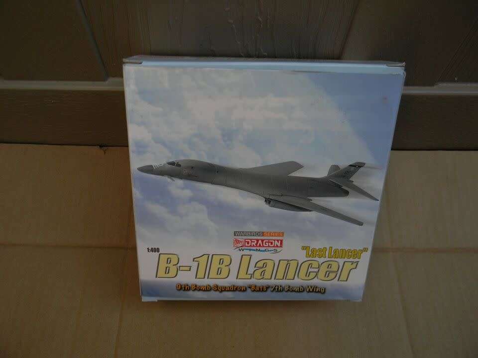 New Dragon 56264 USAF Rockwell B-1 Lancer `Last Lancer` 1:400 scale