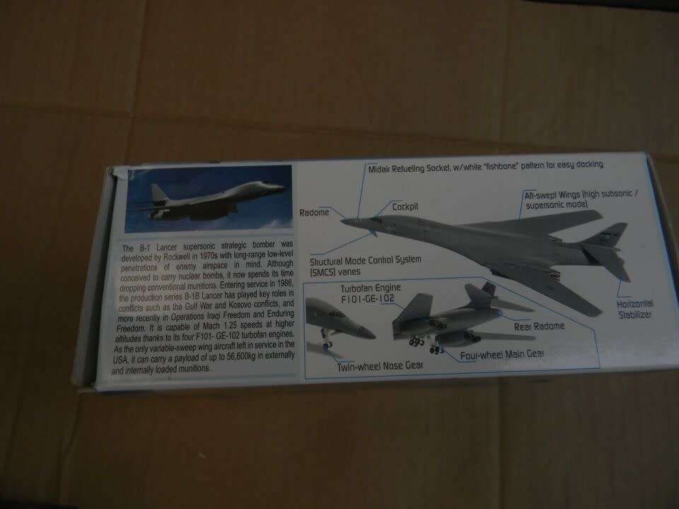 New Dragon 56264 USAF Rockwell B-1 Lancer `Last Lancer` 1:400 scale