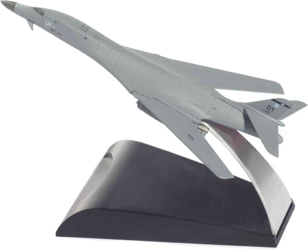 New Dragon 56264 USAF Rockwell B-1 Lancer `Last Lancer` 1:400 scale