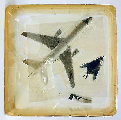 DRAGON WINGS 1/400 USAF DOUGLAS KC-10 EXTERNDER W/ F-117 NIGHTHAWK 55741